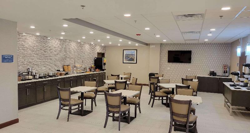 Western Chicago Southland 3* South Holland